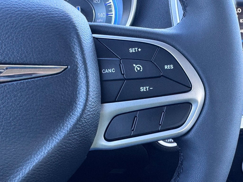 2023 Chrysler 300 Touring