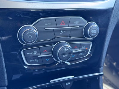 2023 Chrysler 300 Touring