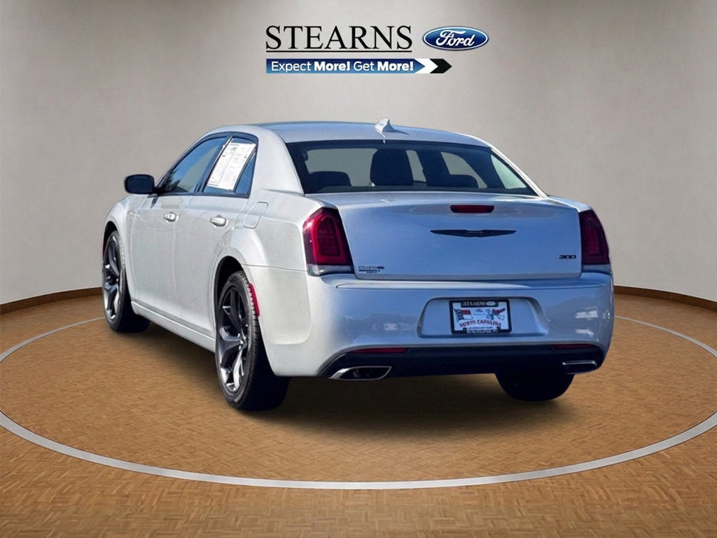 2023 Chrysler 300 Touring