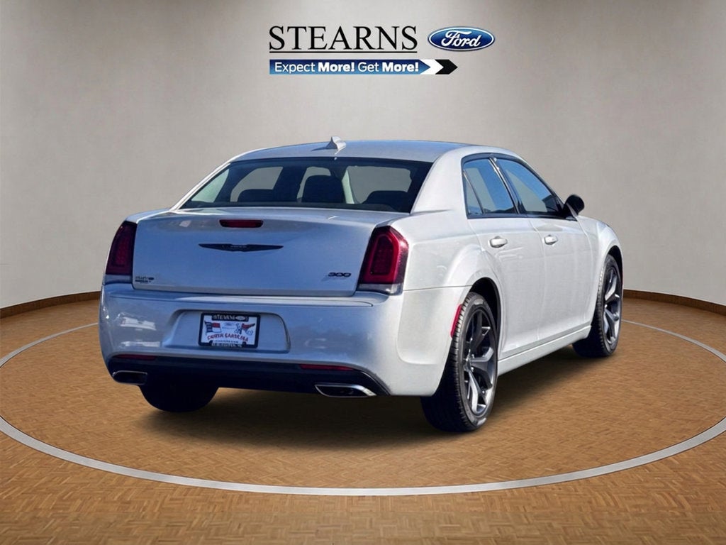 2023 Chrysler 300 Touring