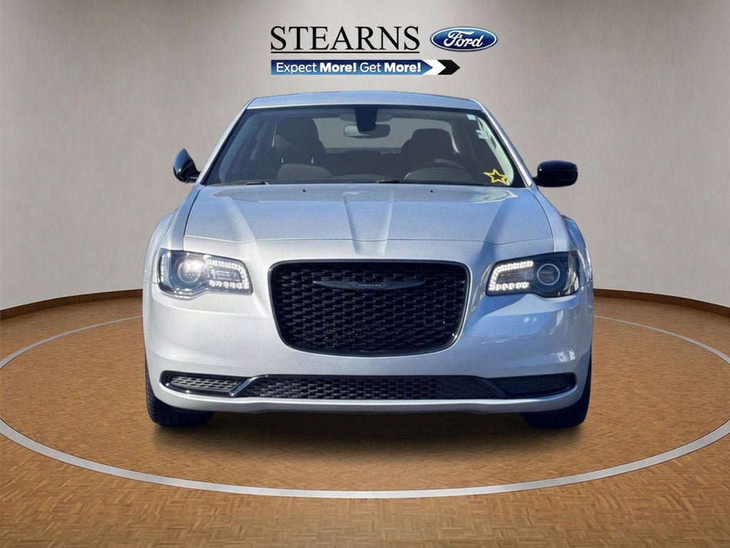 2023 Chrysler 300 Touring
