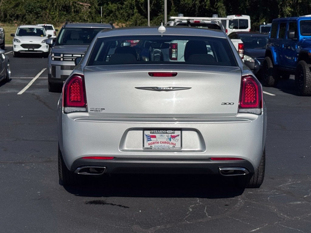 2023 Chrysler 300 Touring