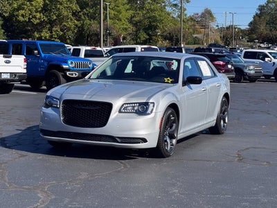 2023 Chrysler 300 Touring