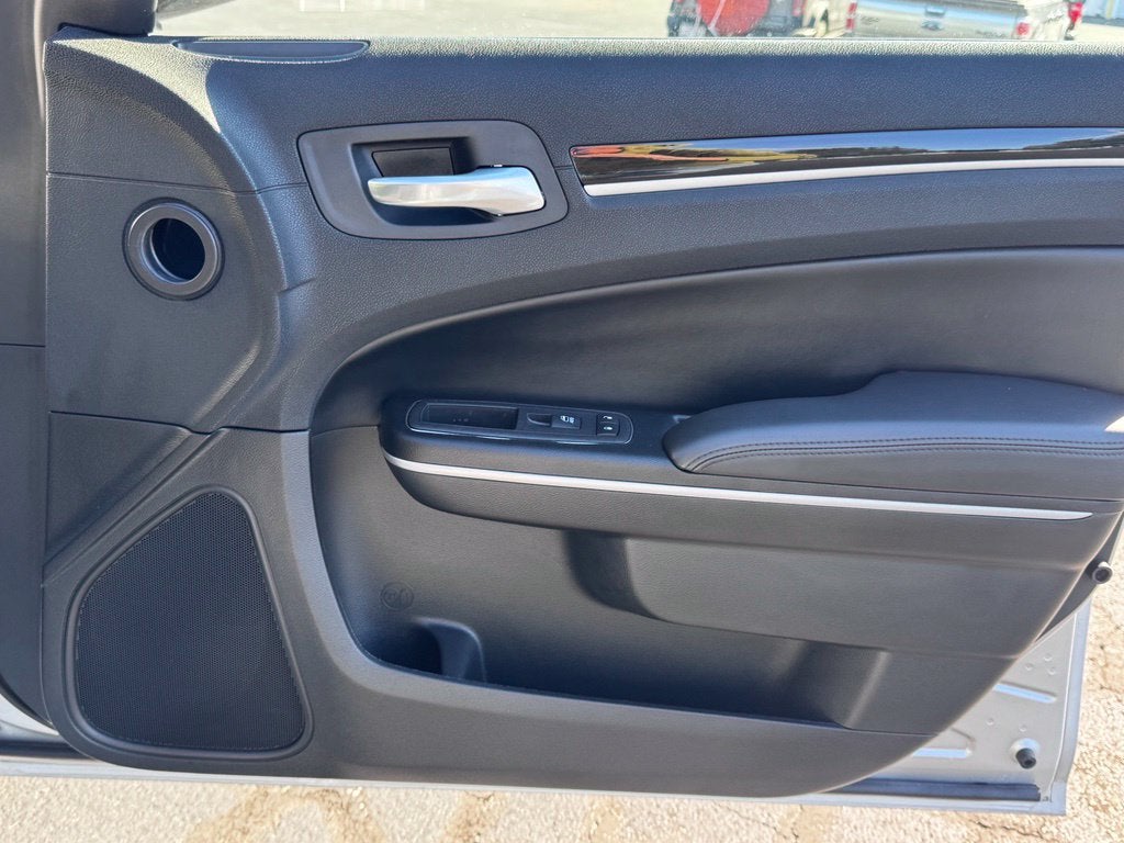 2023 Chrysler 300 Touring