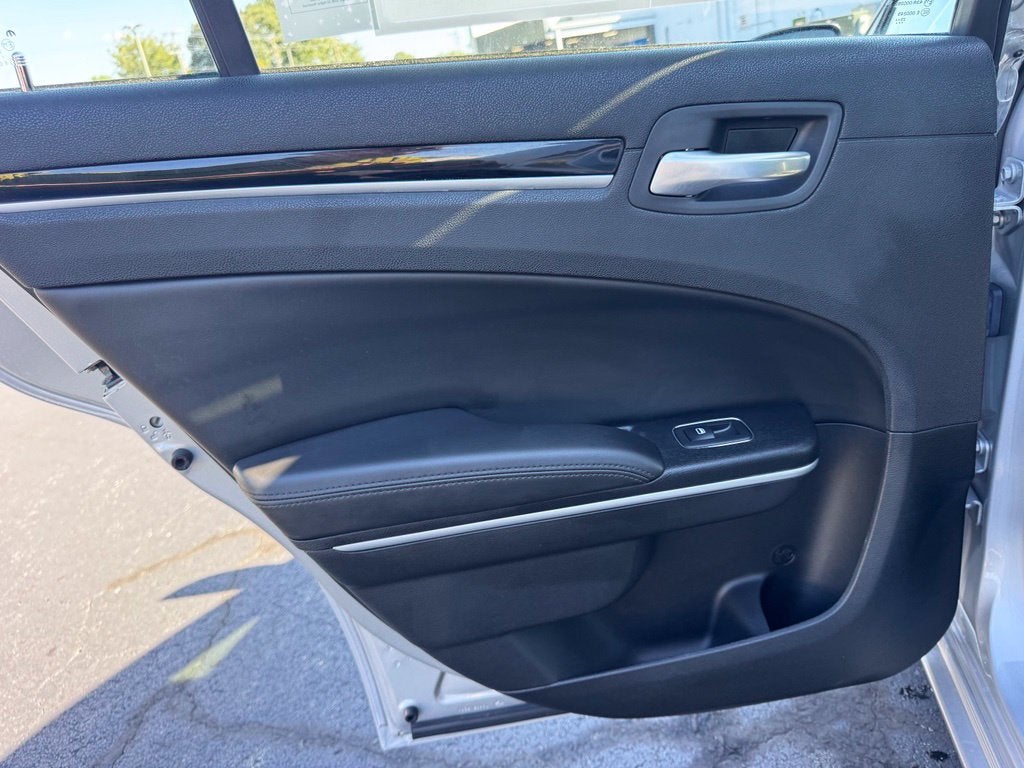 2023 Chrysler 300 Touring