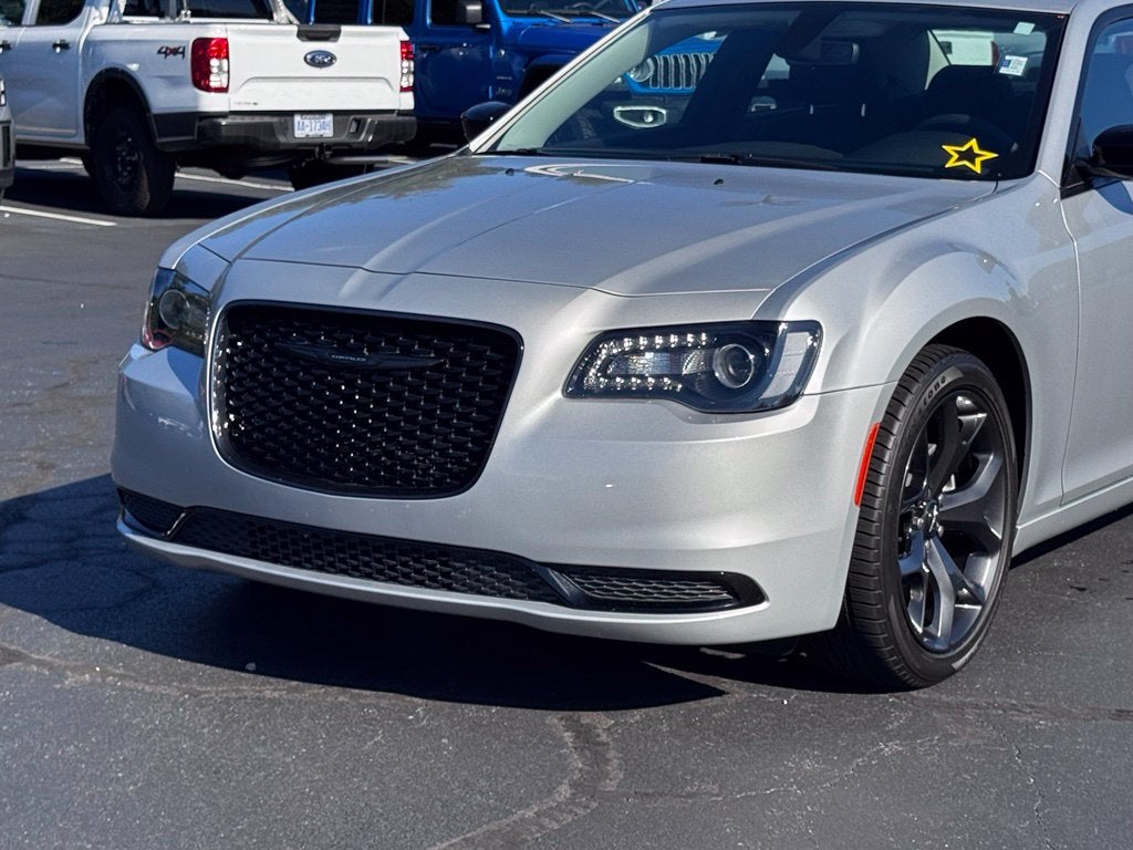 2023 Chrysler 300 Touring