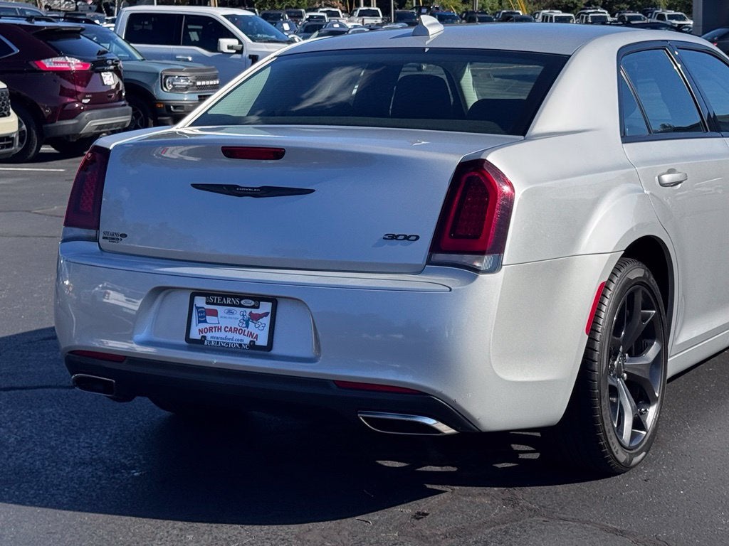 2023 Chrysler 300 Touring