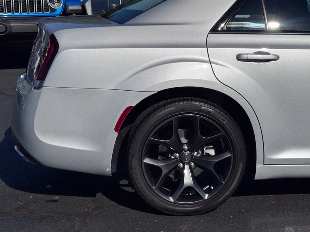 2023 Chrysler 300 Touring