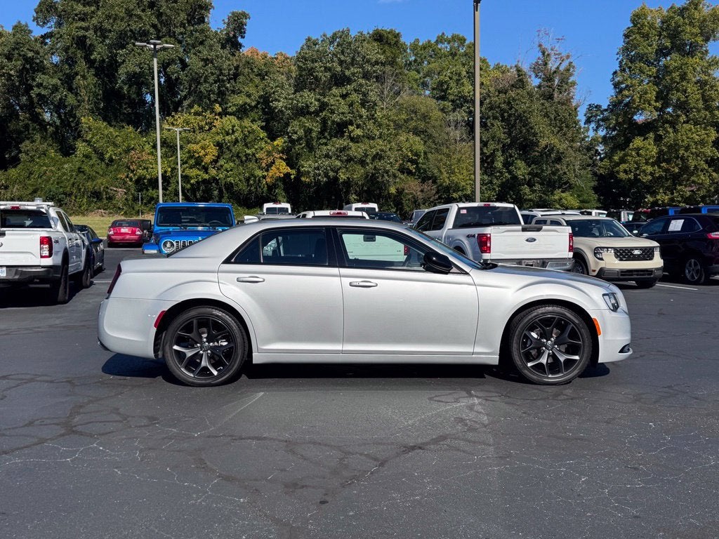 2023 Chrysler 300 Touring