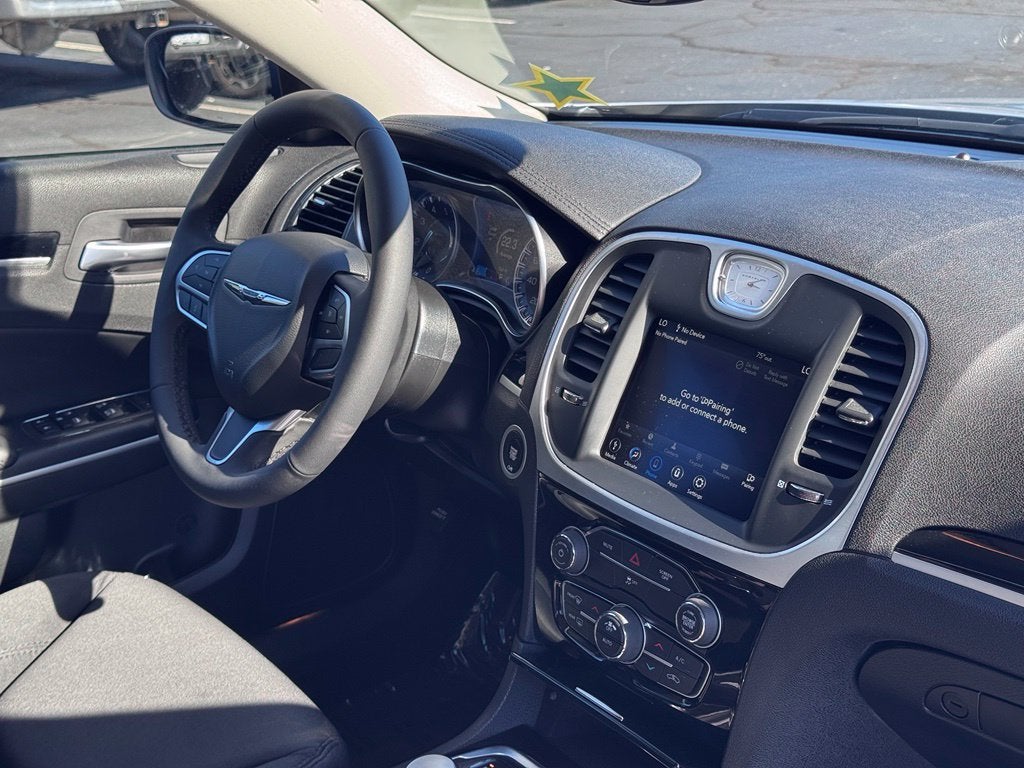 2023 Chrysler 300 Touring