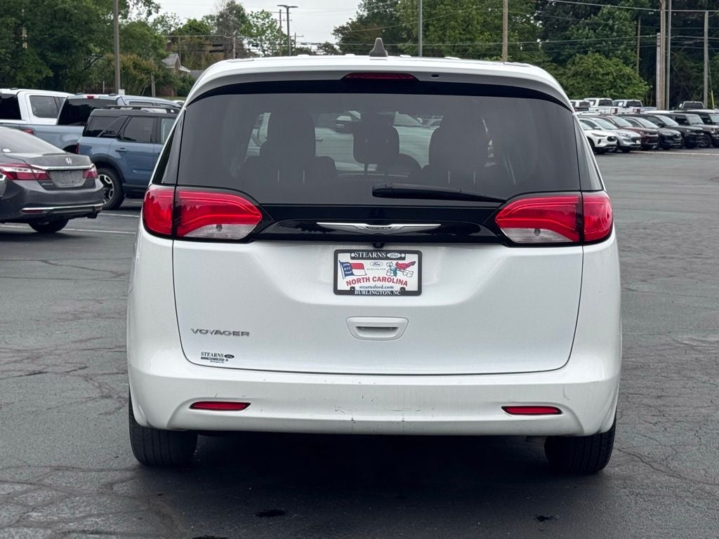 2023 Chrysler Voyager LX