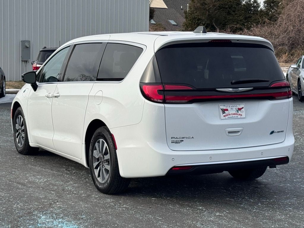 2024 Chrysler Pacifica Hybrid Select
