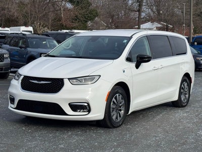2024 Chrysler Pacifica Hybrid Select