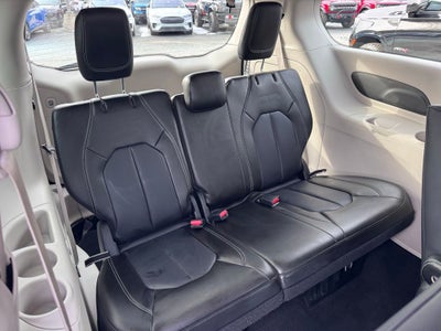 2024 Chrysler Pacifica Hybrid Select