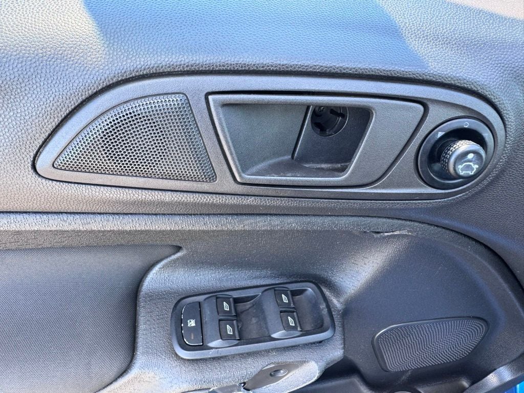 2011 Ford Fiesta SES