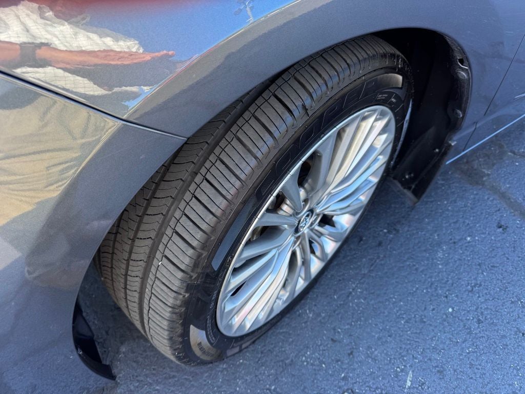 2019 Toyota Avalon Hybrid Limited