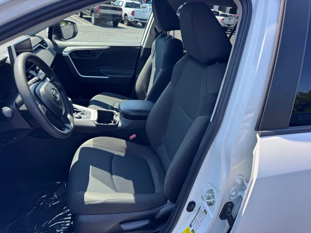 2023 Toyota RAV4 Hybrid LE