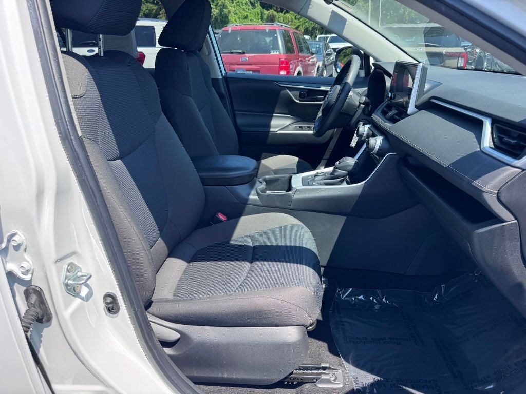 2023 Toyota RAV4 Hybrid LE