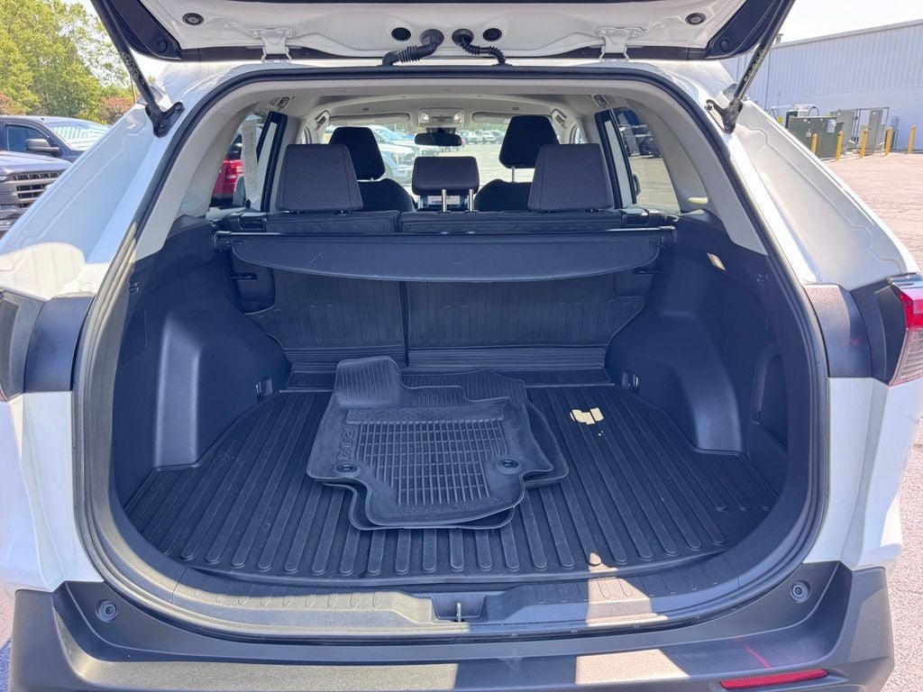 2023 Toyota RAV4 Hybrid LE