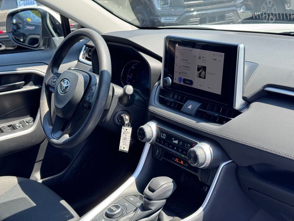 2023 Toyota RAV4 Hybrid LE