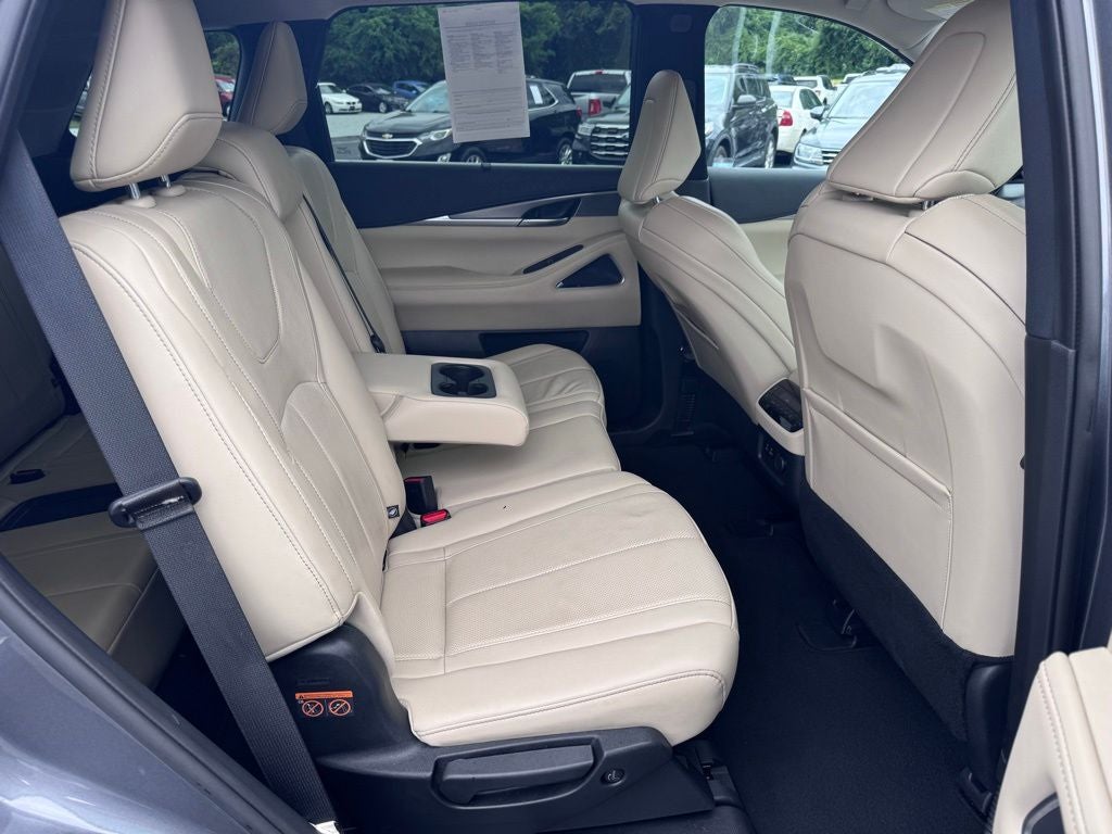 2023 INFINITI QX60 LUXE