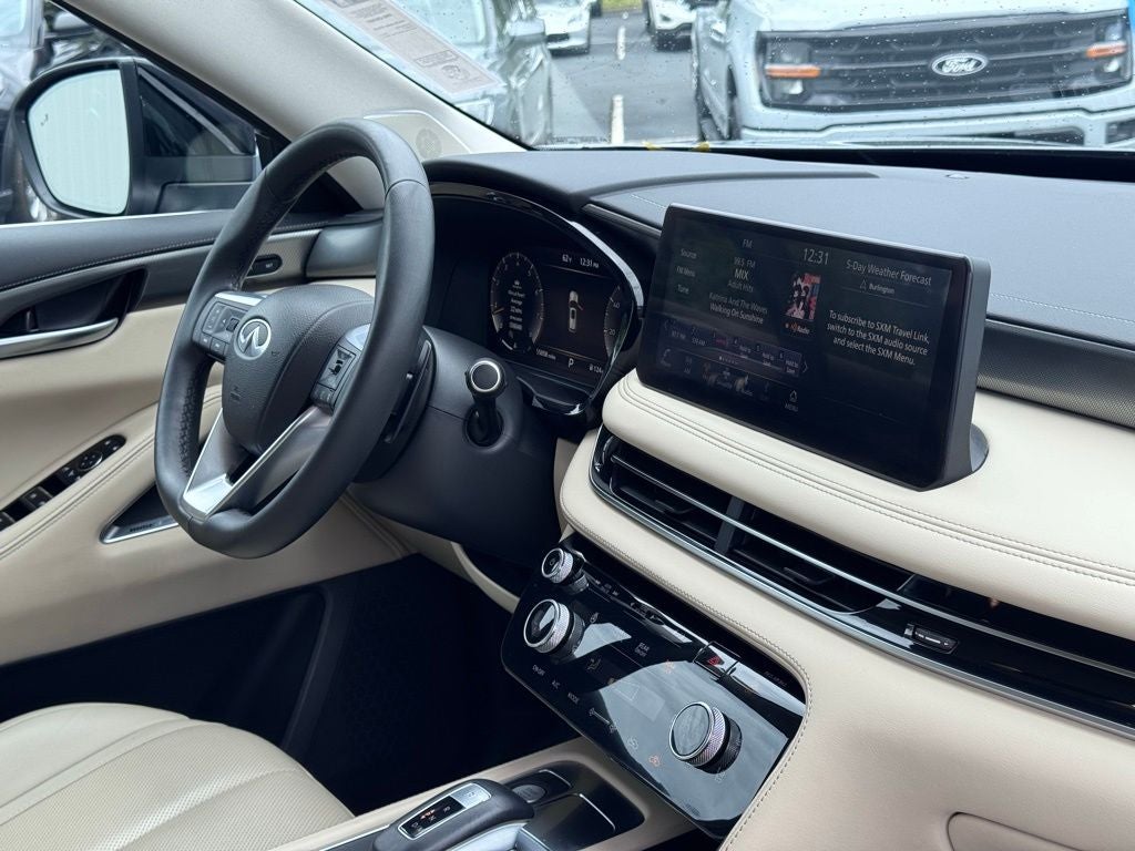 2023 INFINITI QX60 LUXE