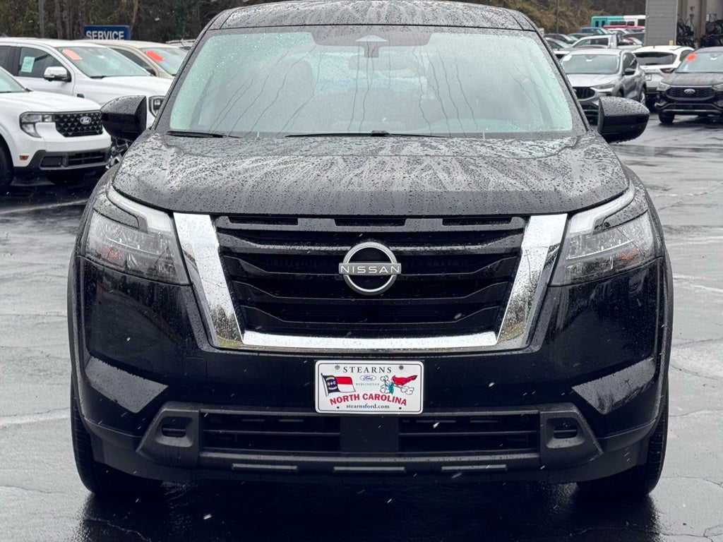 2025 Nissan Pathfinder S