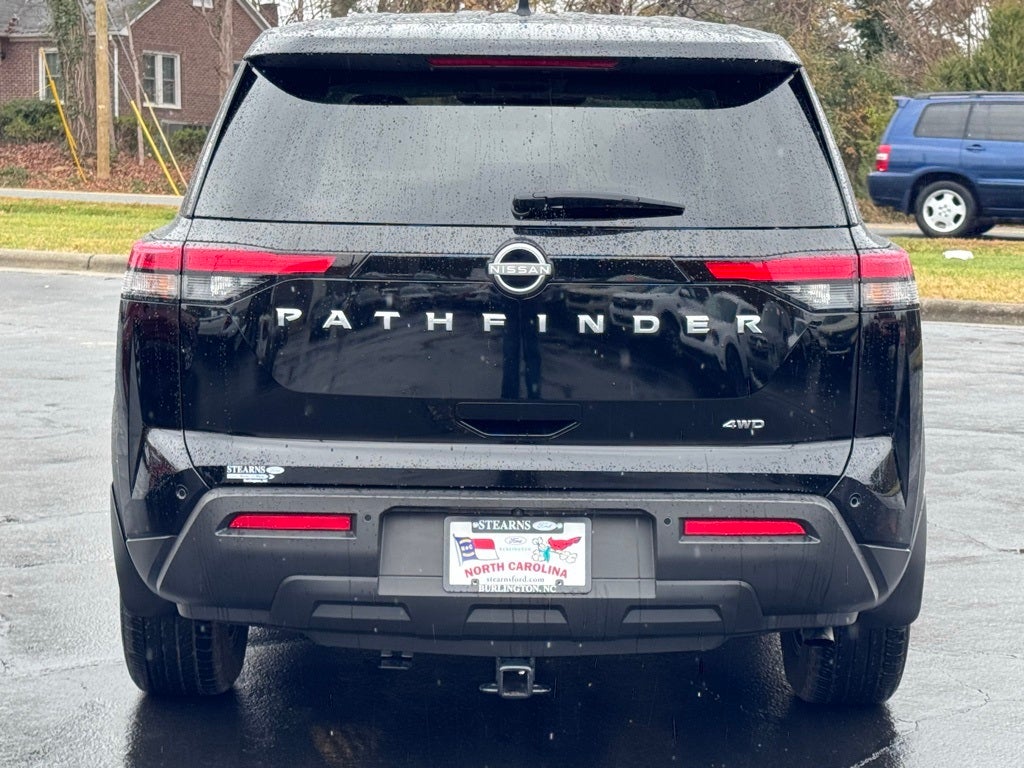 2025 Nissan Pathfinder S