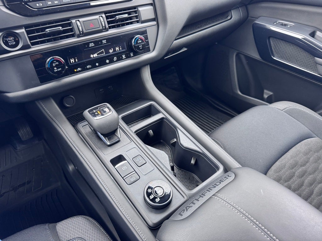 2025 Nissan Pathfinder S