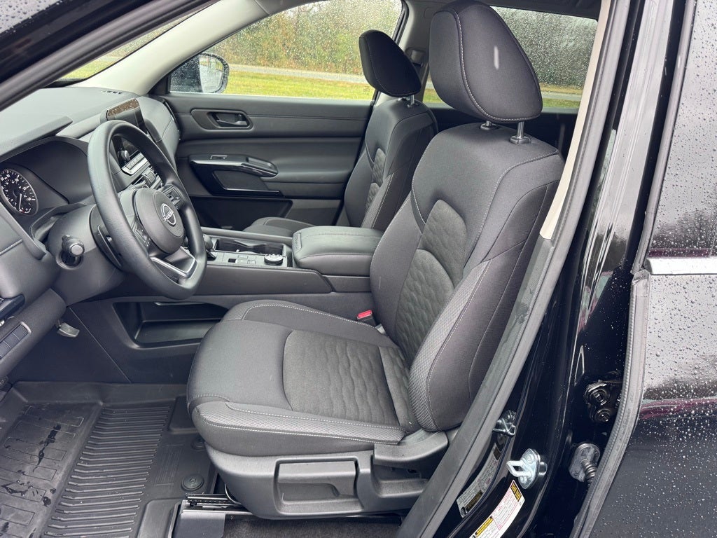 2025 Nissan Pathfinder S