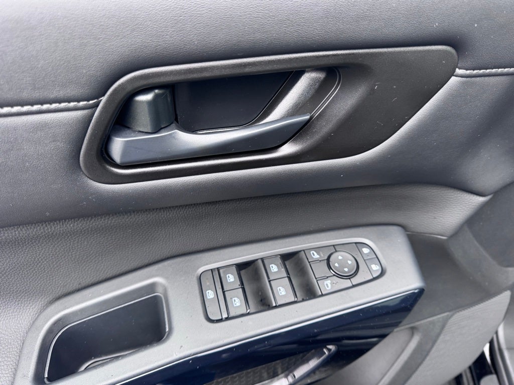 2025 Nissan Pathfinder S