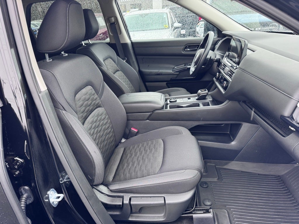 2025 Nissan Pathfinder S