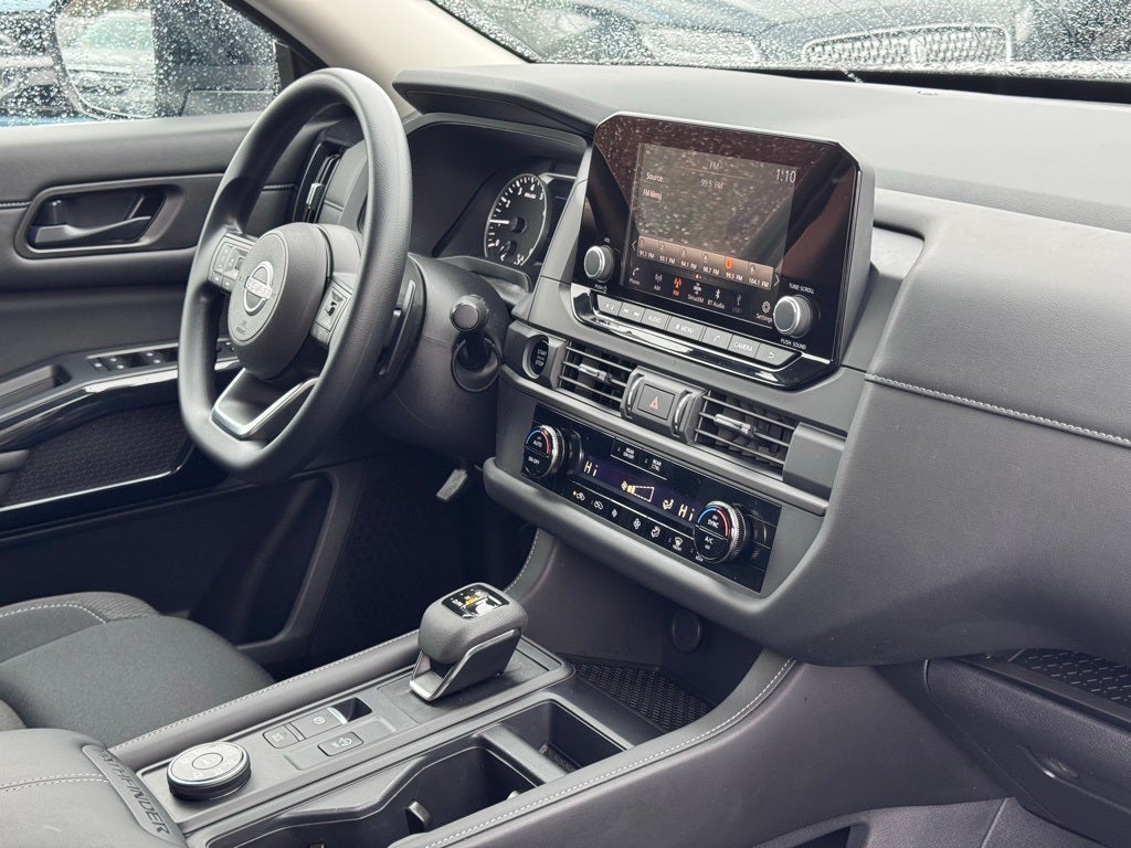 2025 Nissan Pathfinder S