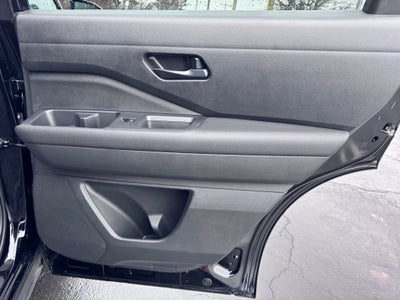 2025 Nissan Pathfinder S