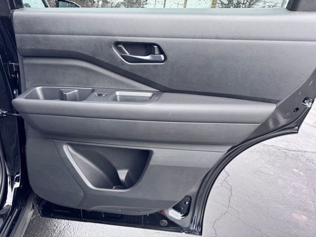 2025 Nissan Pathfinder S