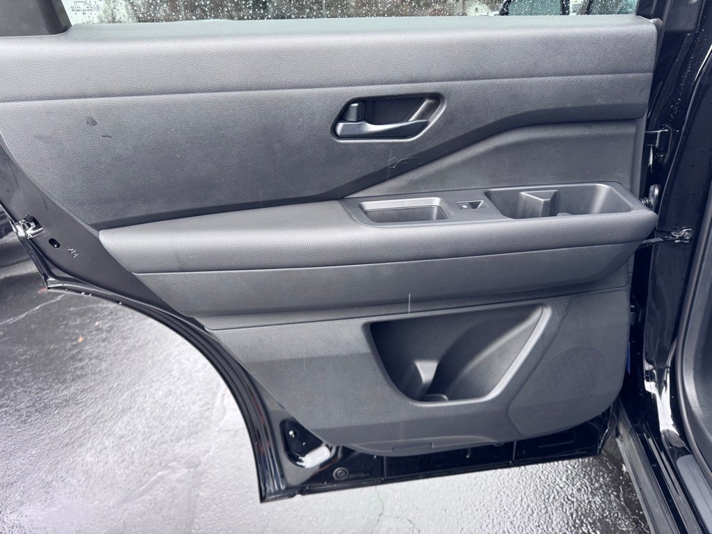 2025 Nissan Pathfinder S