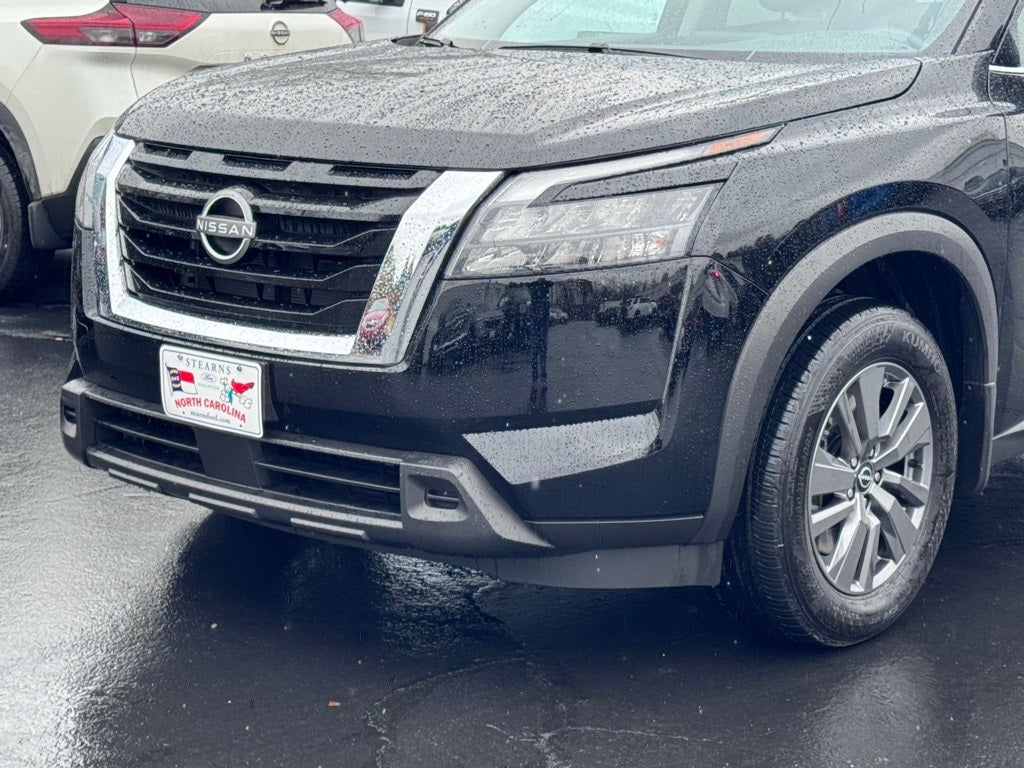 2025 Nissan Pathfinder S