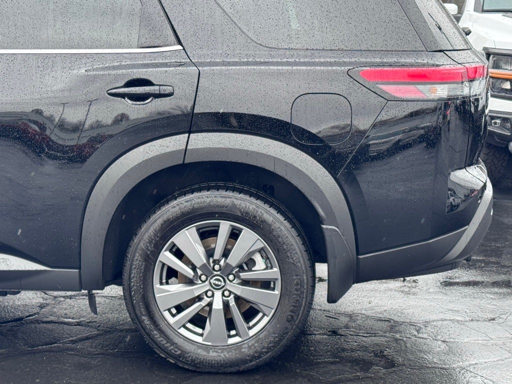2025 Nissan Pathfinder S