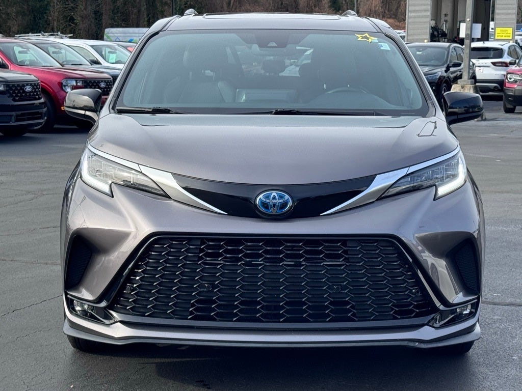 2022 Toyota Sienna XSE 7 Passenger
