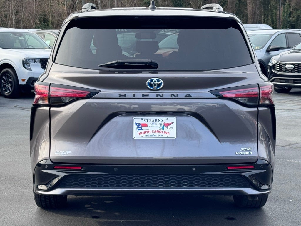 2022 Toyota Sienna XSE 7 Passenger
