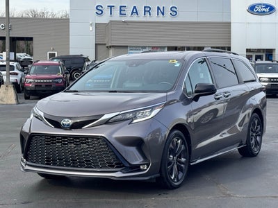 2022 Toyota Sienna XSE 7 Passenger