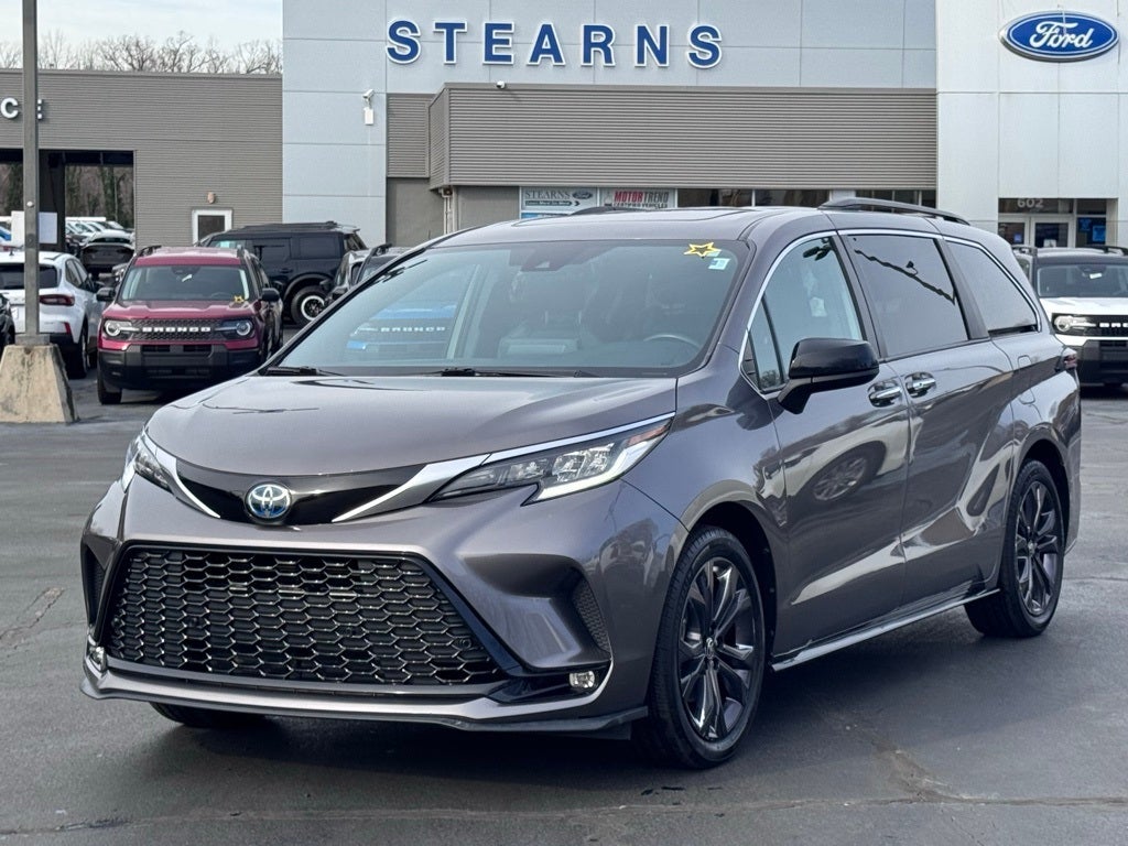 2022 Toyota Sienna XSE 7 Passenger