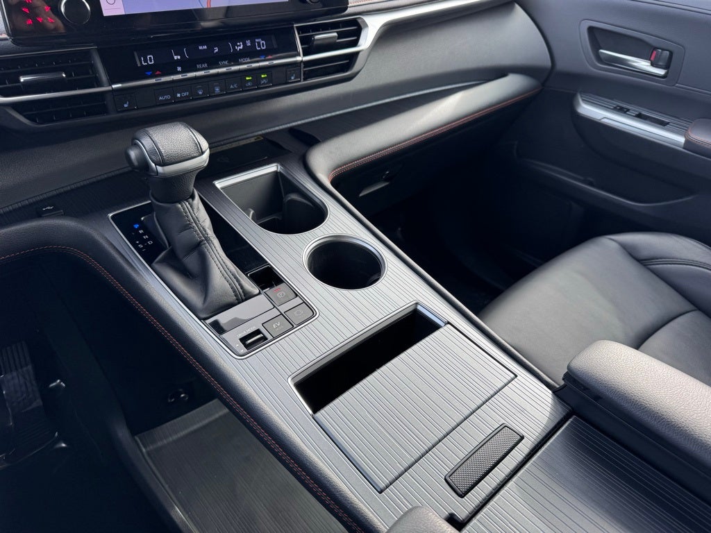 2022 Toyota Sienna XSE 7 Passenger