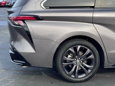 2022 Toyota Sienna XSE 7 Passenger