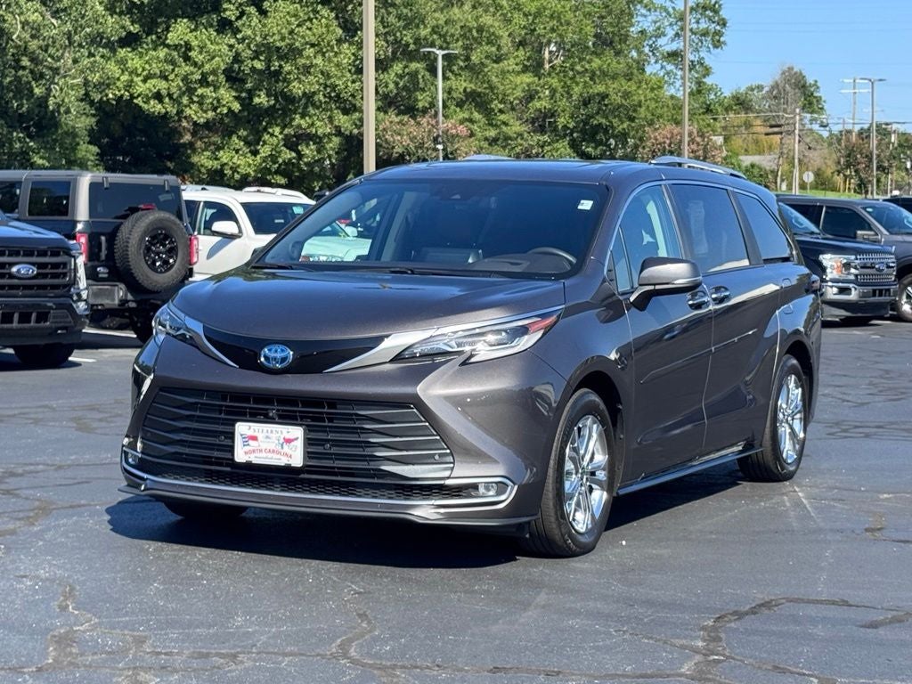 2023 Toyota Sienna Platinum 7 Passenger