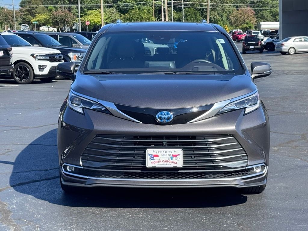 2023 Toyota Sienna Platinum 7 Passenger