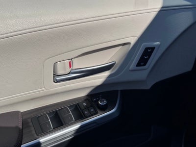 2023 Toyota Sienna Platinum 7 Passenger