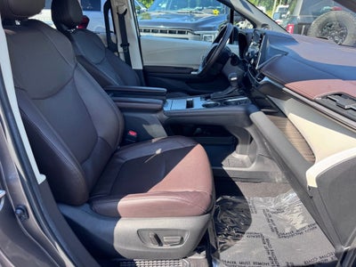2023 Toyota Sienna Platinum 7 Passenger