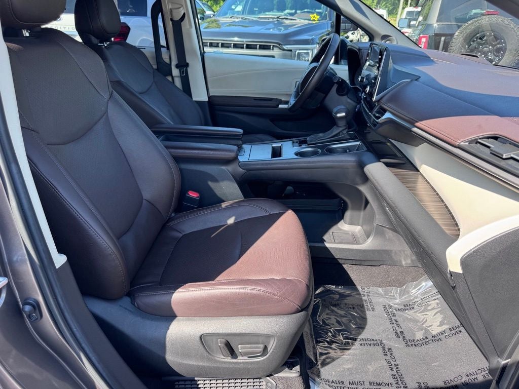 2023 Toyota Sienna Platinum 7 Passenger