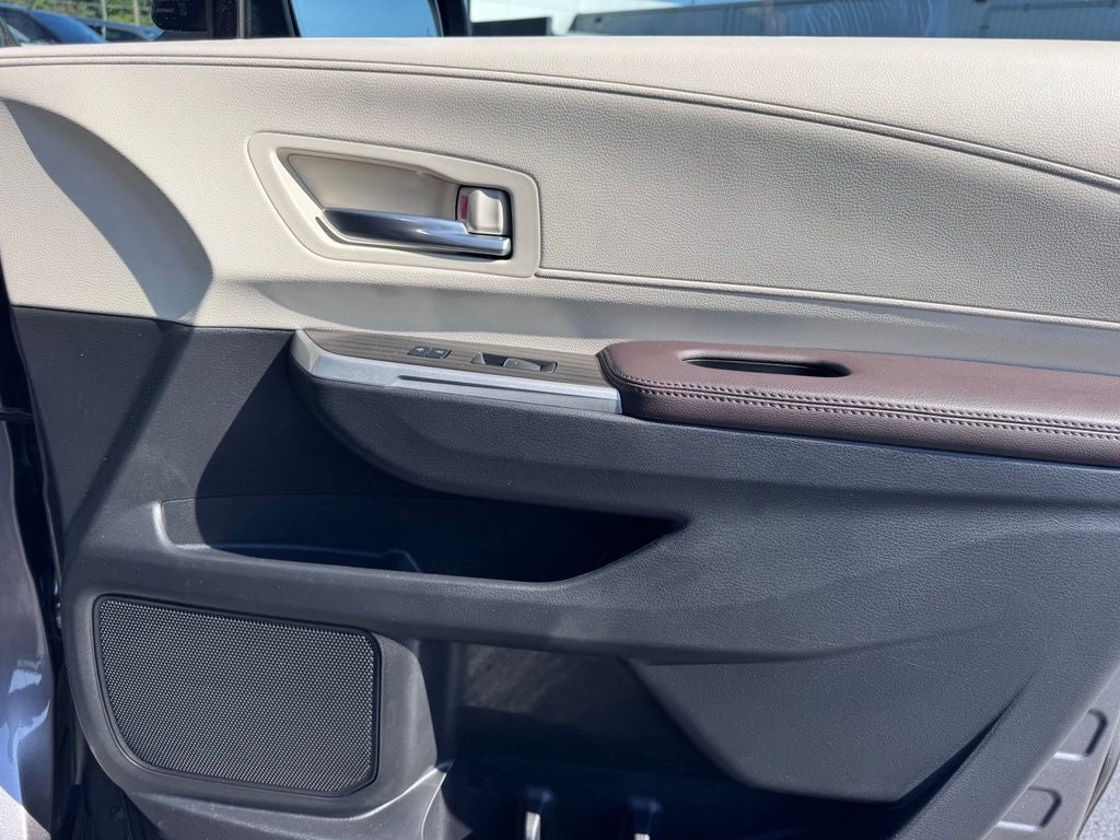 2023 Toyota Sienna Platinum 7 Passenger